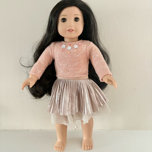 American Girl Truly Me Doll Asian Black Hair Brown Eyes Frosty Frills Outfit - Picture 1 of 7